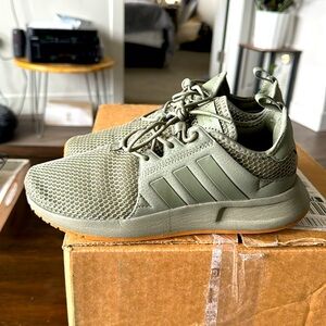 Unisex Adidas Sneakers